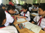 Học sinh lớp 12H- Trường THPT Nguyễn Du (Nam Trực, Nam Định) - trong giờ dạy hoạt động thực hành chuyên đề “Mạch nguồn một chiều”.